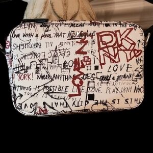 DKNY Graffiti Print Crossbody Bag Tutu DZ Camera Bag R53EIX93